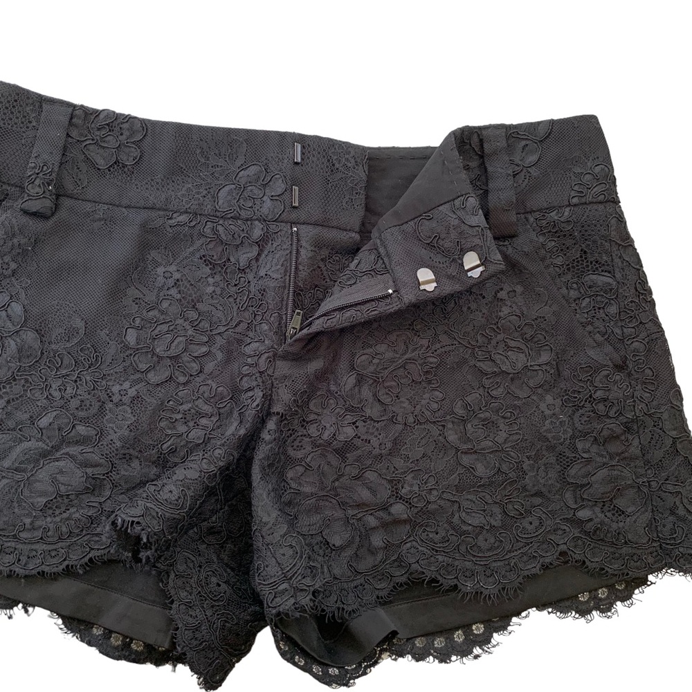 Alice + Olivia Black Lace Scalloped Hem Shorts Size S - Picture 6 of 12